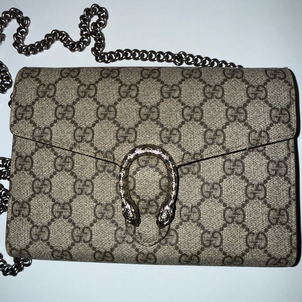Gucci GG Supreme Canvas Chain Bag in Beige and Brown - Picture 2 of 7